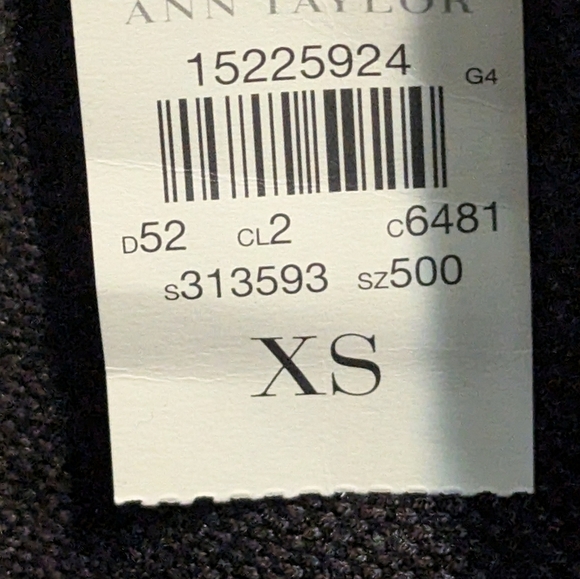 New  NWT Ann Taylor Grey Very Soft Leopard Print Knee Length XS Skirt - Picture 3 of 3